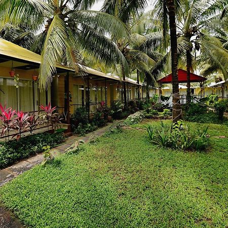 Collection O Retreat Morjim Resort Екстериор снимка