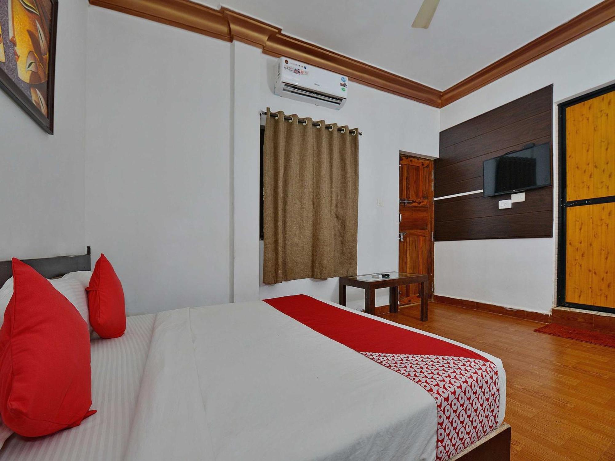 Collection O Retreat Morjim Resort Екстериор снимка