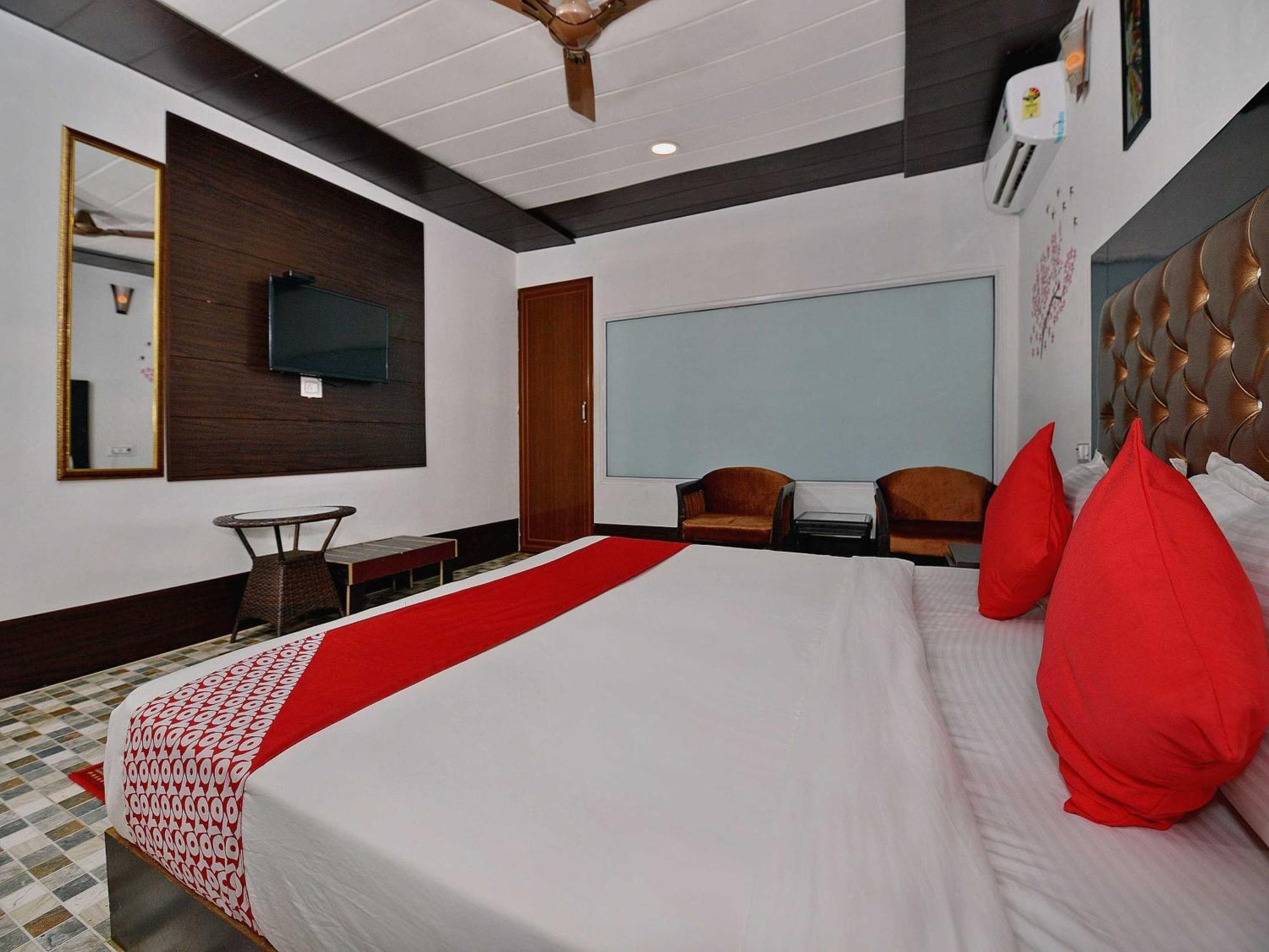 Collection O Retreat Morjim Resort Екстериор снимка