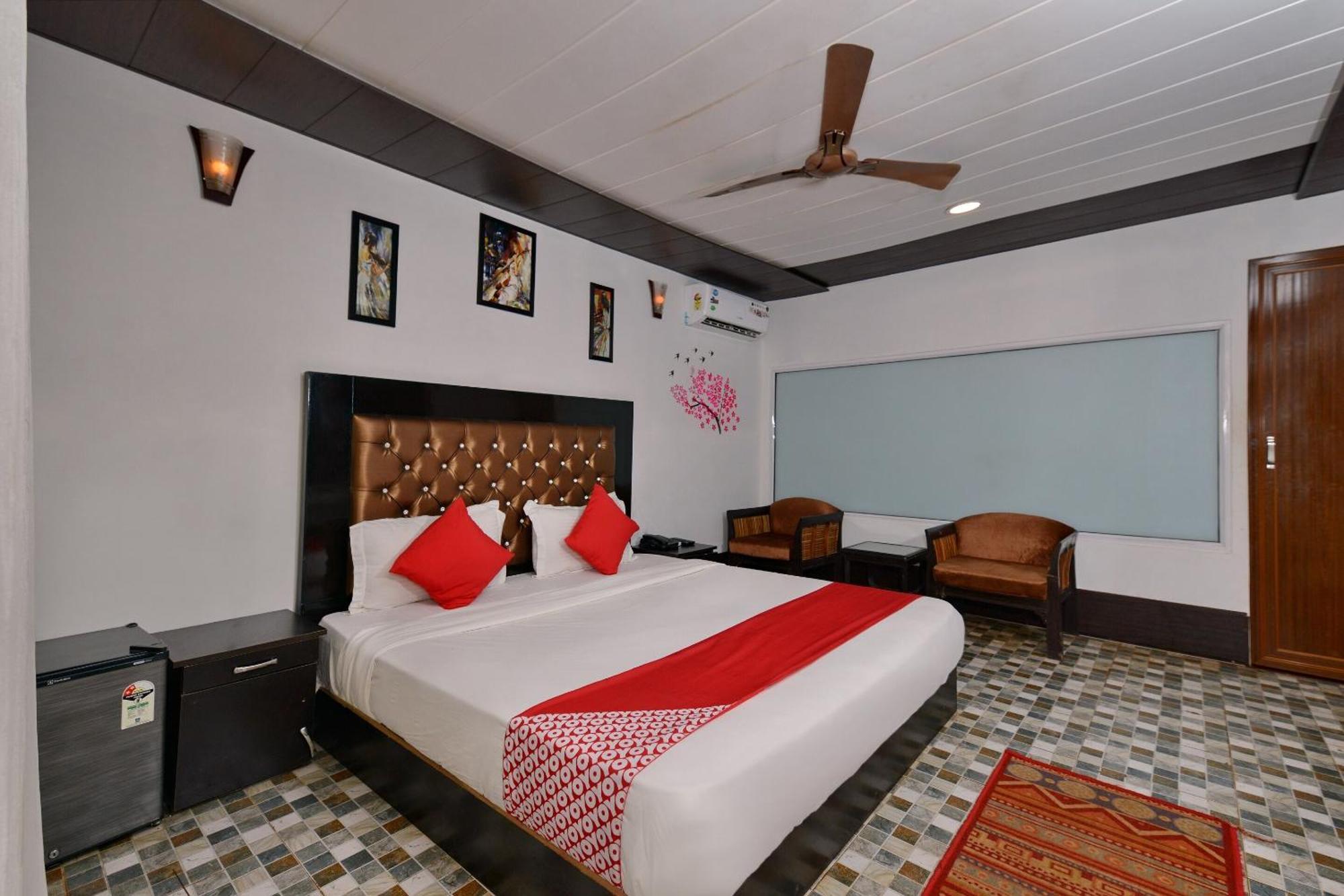 Collection O Retreat Morjim Resort Екстериор снимка
