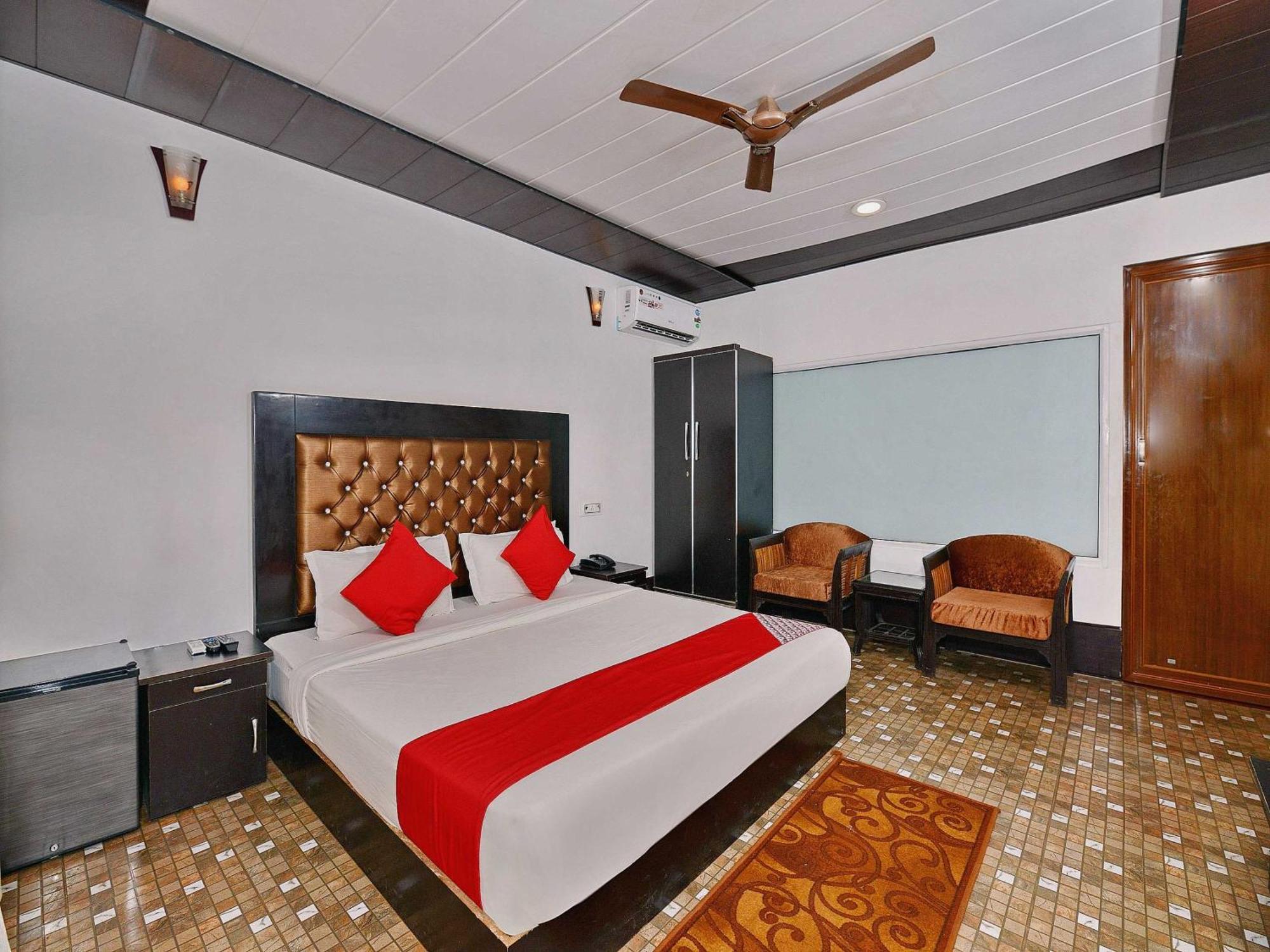 Collection O Retreat Morjim Resort Екстериор снимка